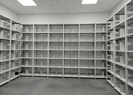 Хранение документов без хлопот: полочные стеллажи ТС Лайт с держателями